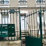 Petit Cocon A 2 Min A Pied De La Gare De アパート