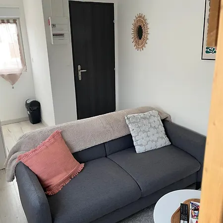 Petit Cocon A 2 Min A Pied De La Gare De *