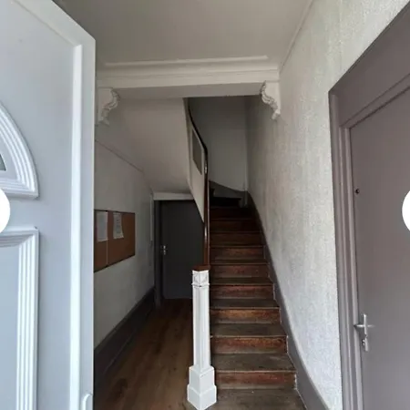 Petit Cocon A 2 Min A Pied De La Gare De Апартаменты *