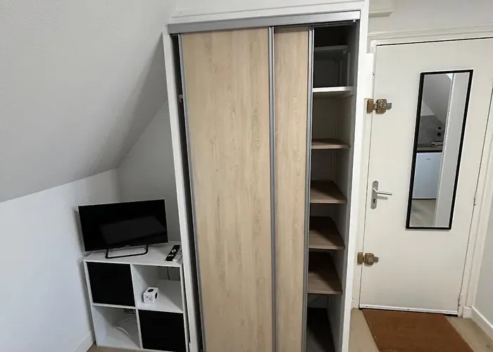 Petit Cocon A 2 Min A Pied De La Gare De Apartment *